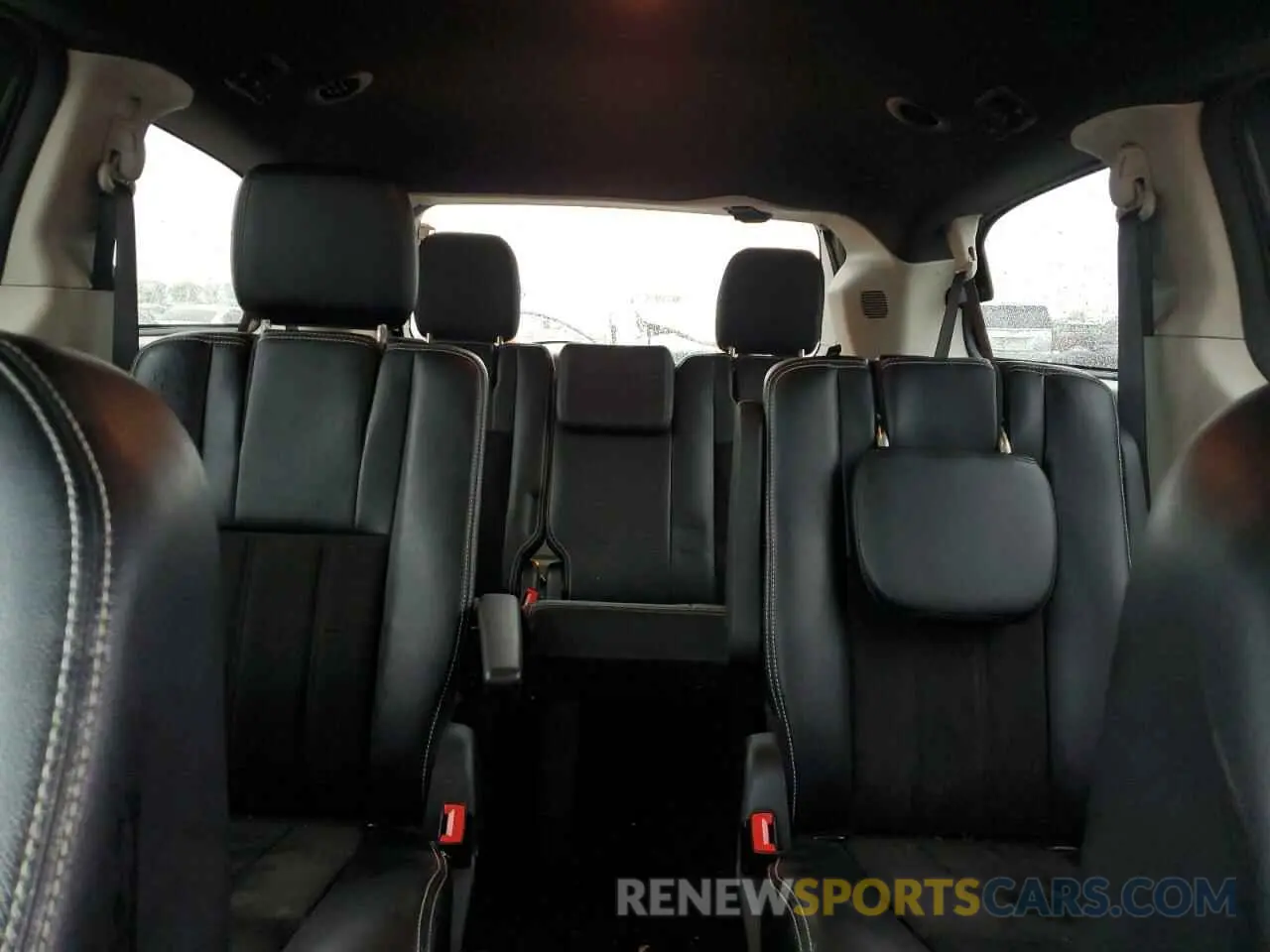 10 Photograph of a damaged car 2C4RDGCG3KR679543 DODGE CARAVAN 2019