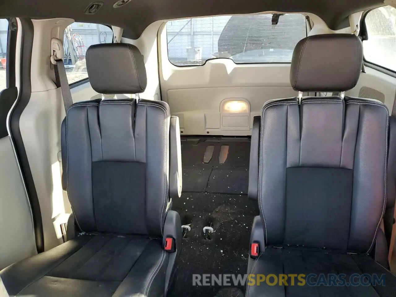 10 Photograph of a damaged car 2C4RDGCG3KR725405 DODGE CARAVAN 2019