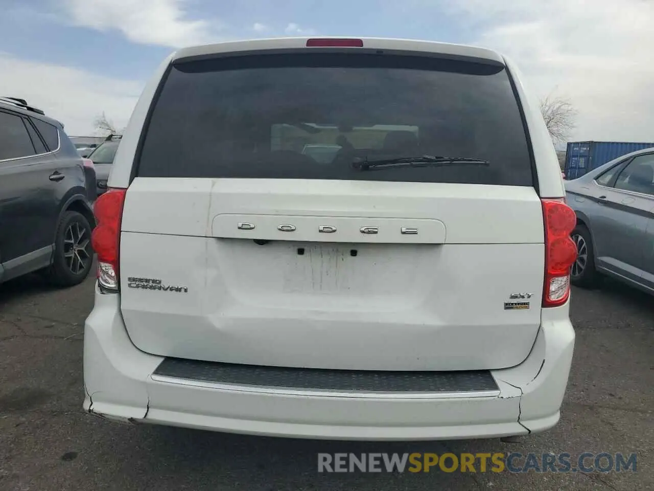 6 Photograph of a damaged car 2C4RDGCG3KR751020 DODGE CARAVAN 2019