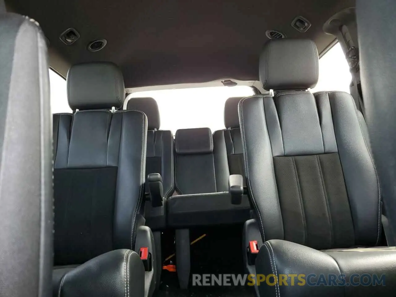 10 Photograph of a damaged car 2C4RDGCG3KR754306 DODGE CARAVAN 2019