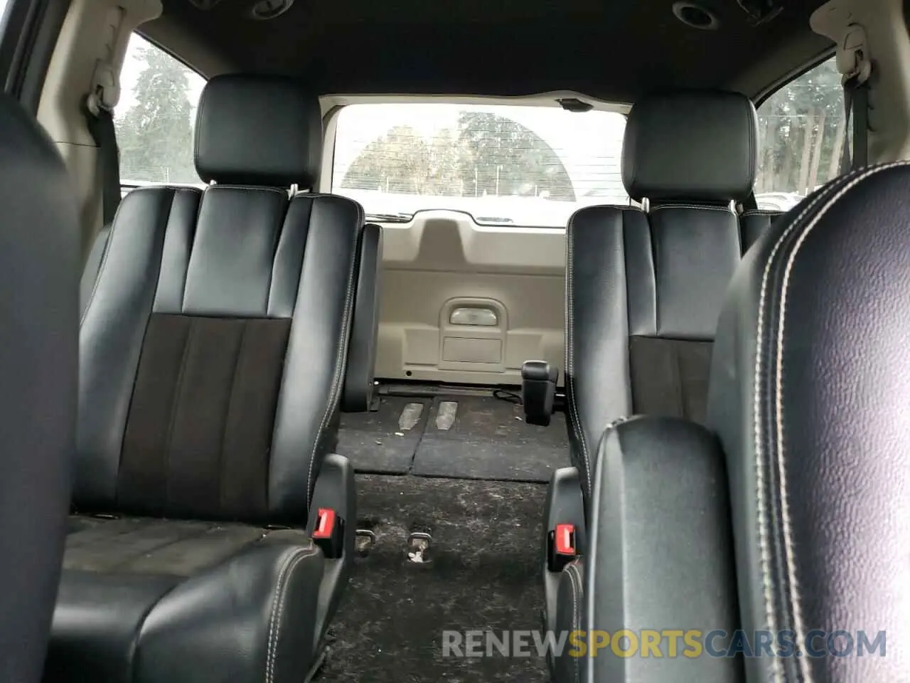 10 Photograph of a damaged car 2C4RDGCG3KR788598 DODGE CARAVAN 2019