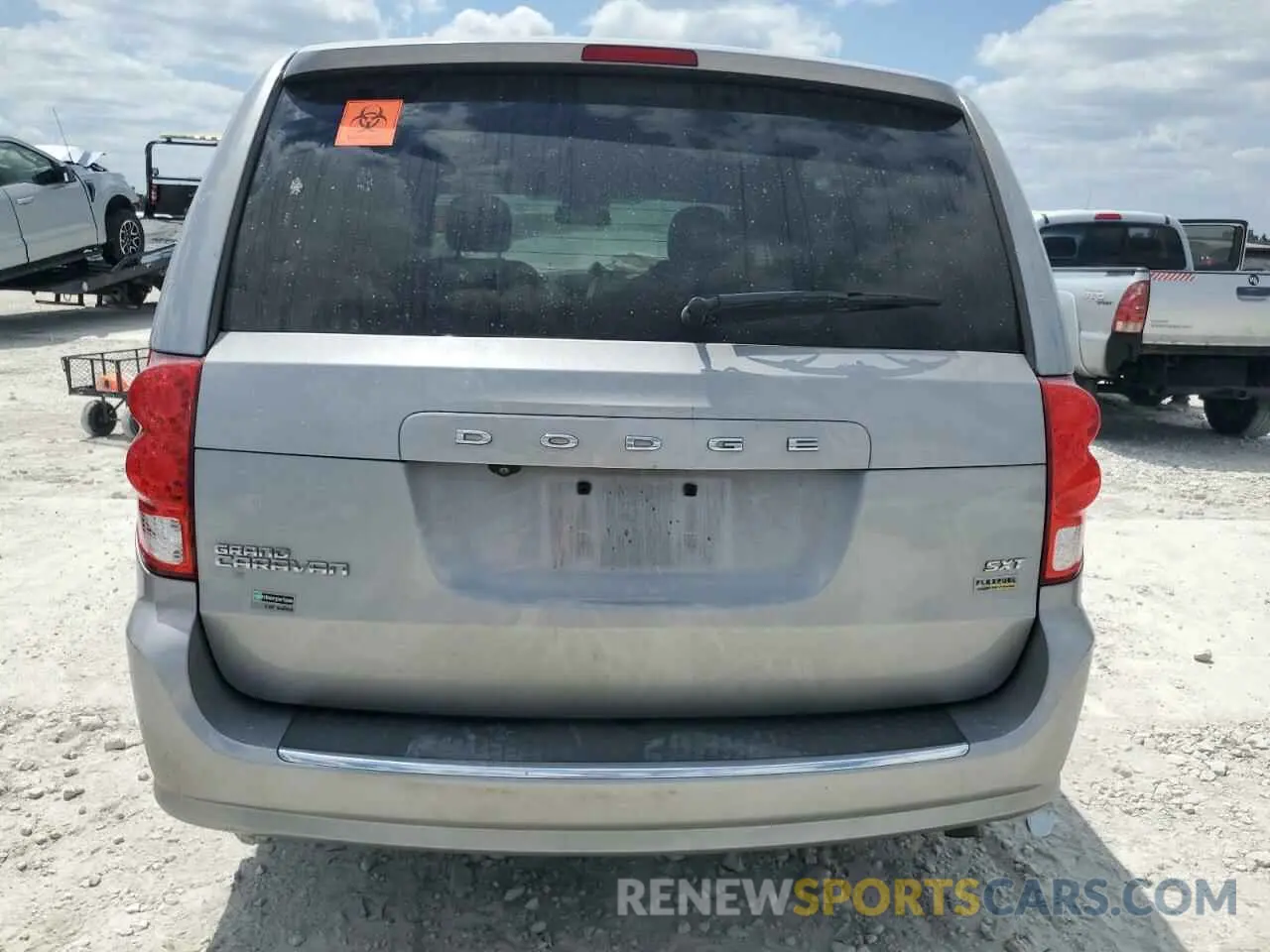 6 Photograph of a damaged car 2C4RDGCG3KR798418 DODGE CARAVAN 2019