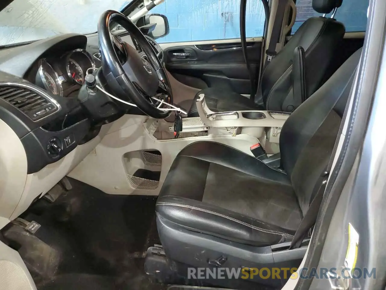 7 Photograph of a damaged car 2C4RDGCG3KR804654 DODGE CARAVAN 2019