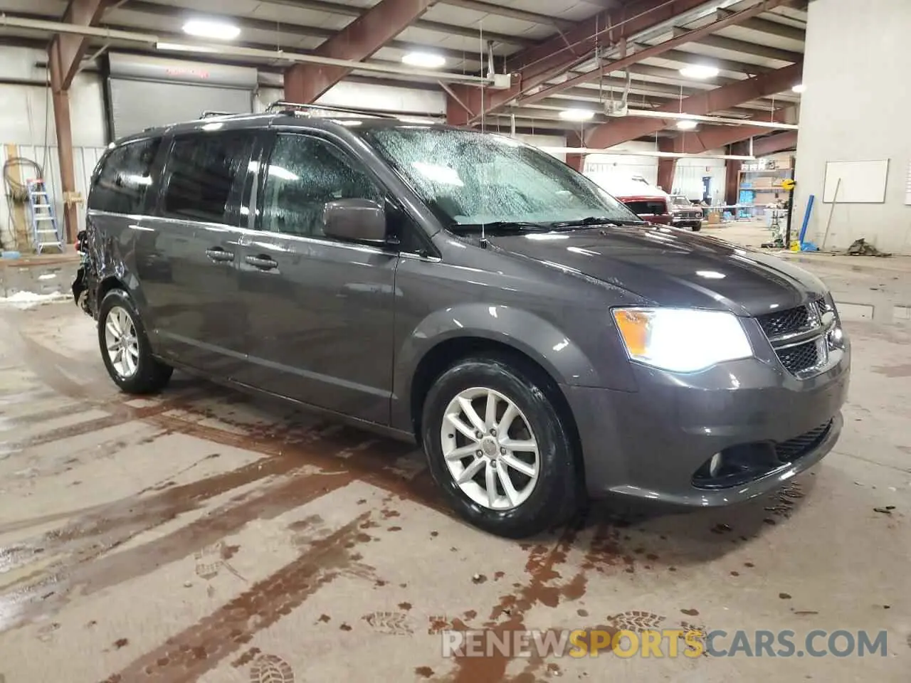 4 Photograph of a damaged car 2C4RDGCG4KR546094 DODGE CARAVAN 2019