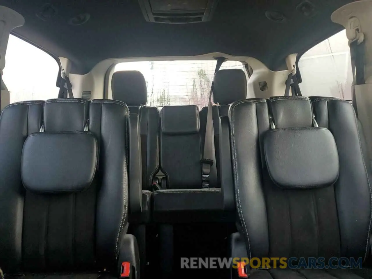 10 Photograph of a damaged car 2C4RDGCG4KR553059 DODGE CARAVAN 2019