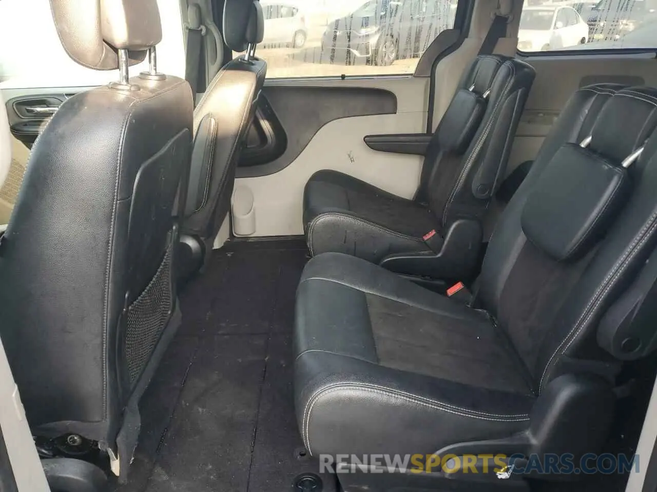 11 Photograph of a damaged car 2C4RDGCG4KR553059 DODGE CARAVAN 2019