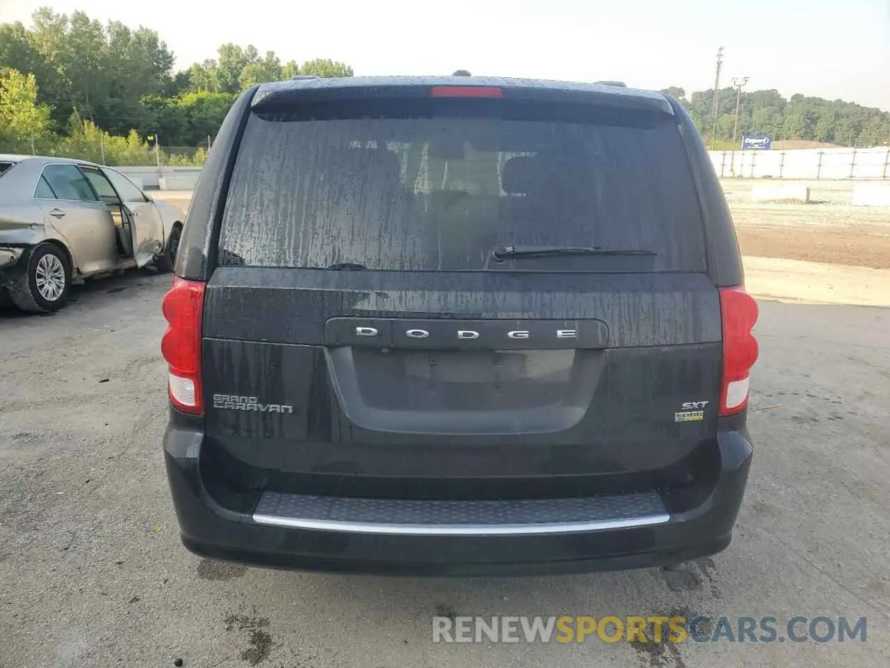 6 Photograph of a damaged car 2C4RDGCG4KR553059 DODGE CARAVAN 2019