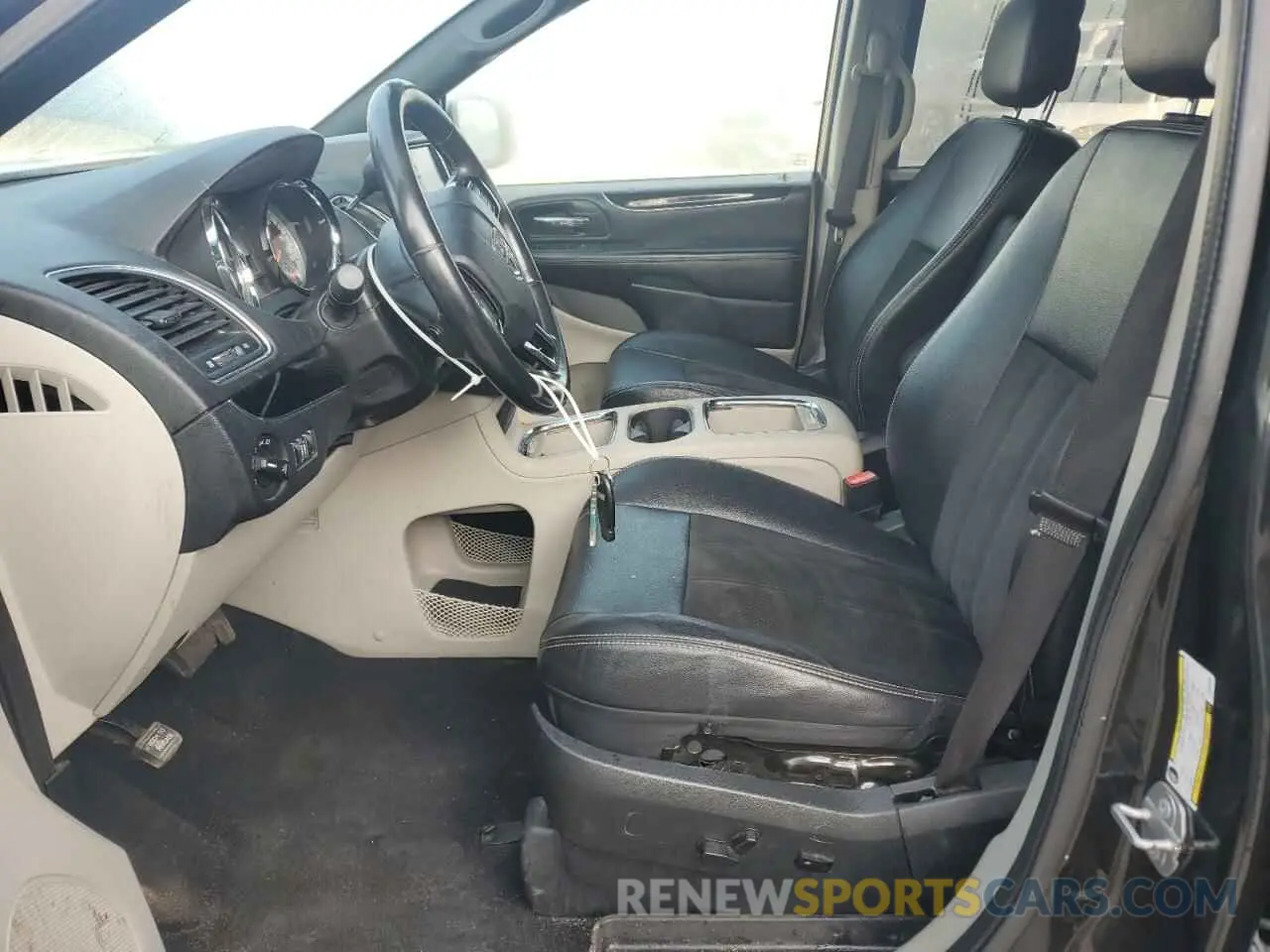 7 Photograph of a damaged car 2C4RDGCG4KR553059 DODGE CARAVAN 2019