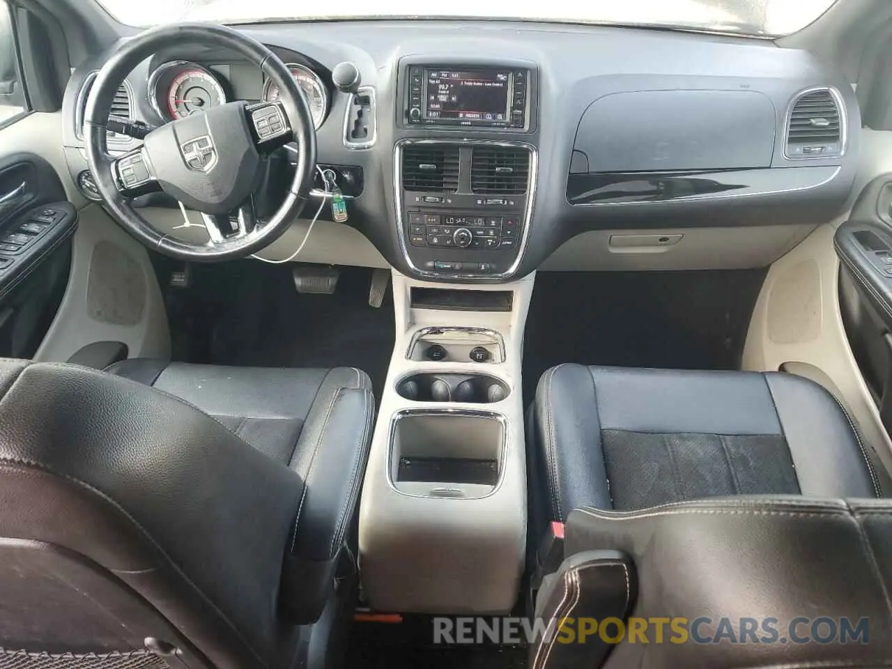 8 Photograph of a damaged car 2C4RDGCG4KR553059 DODGE CARAVAN 2019