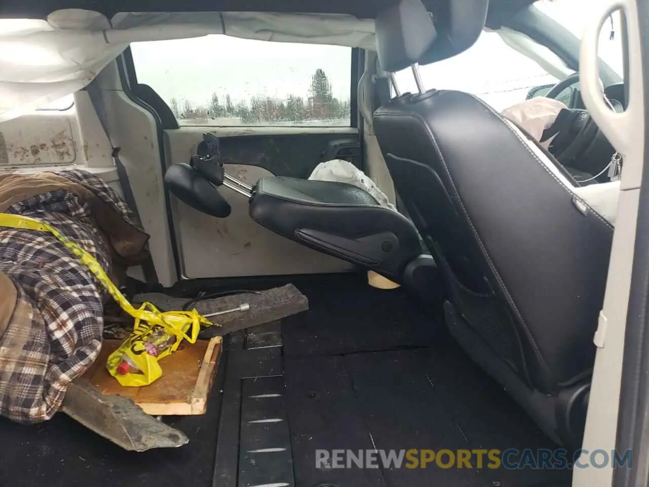 11 Photograph of a damaged car 2C4RDGCG4KR620338 DODGE CARAVAN 2019