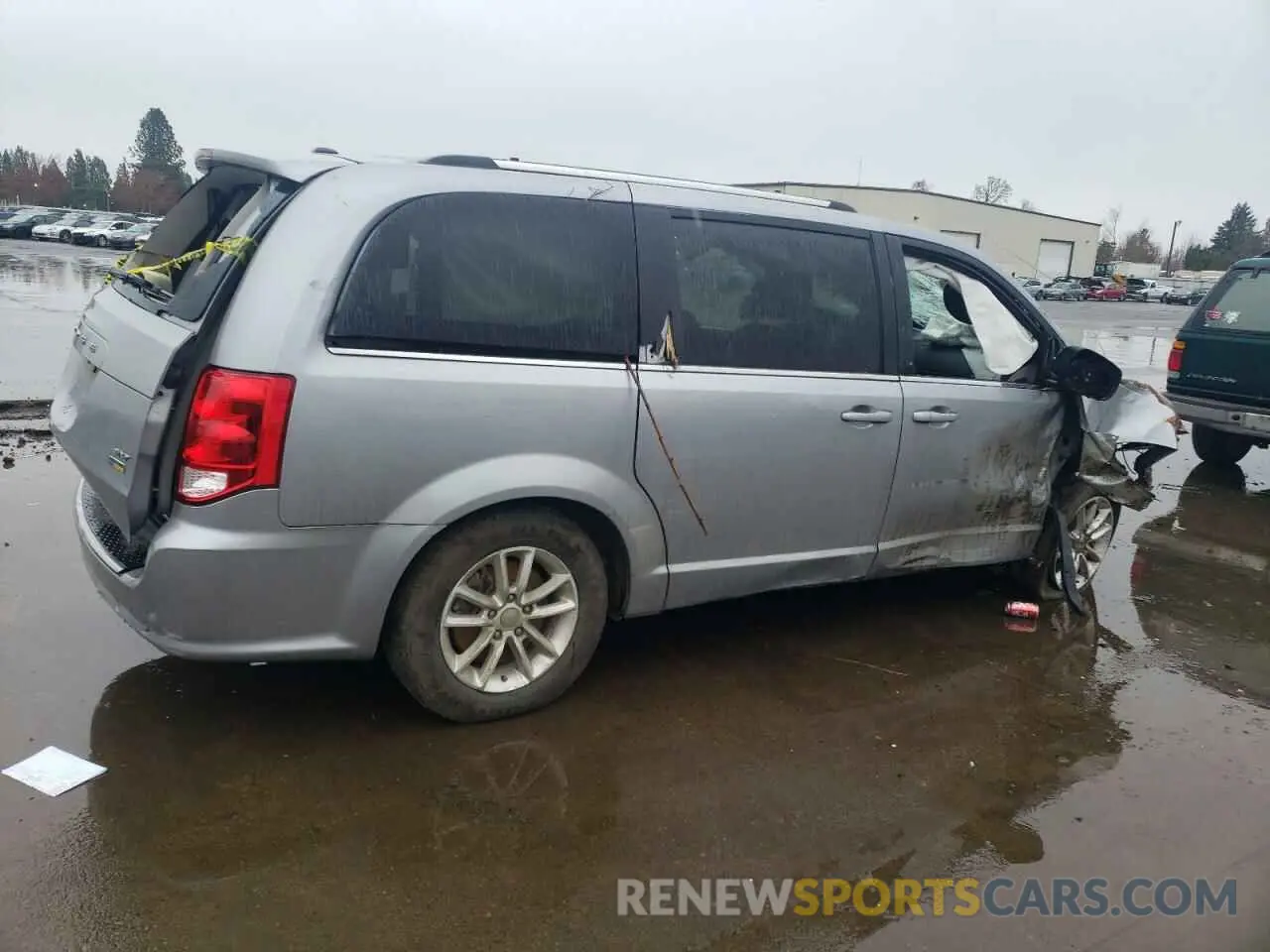 3 Photograph of a damaged car 2C4RDGCG4KR620338 DODGE CARAVAN 2019