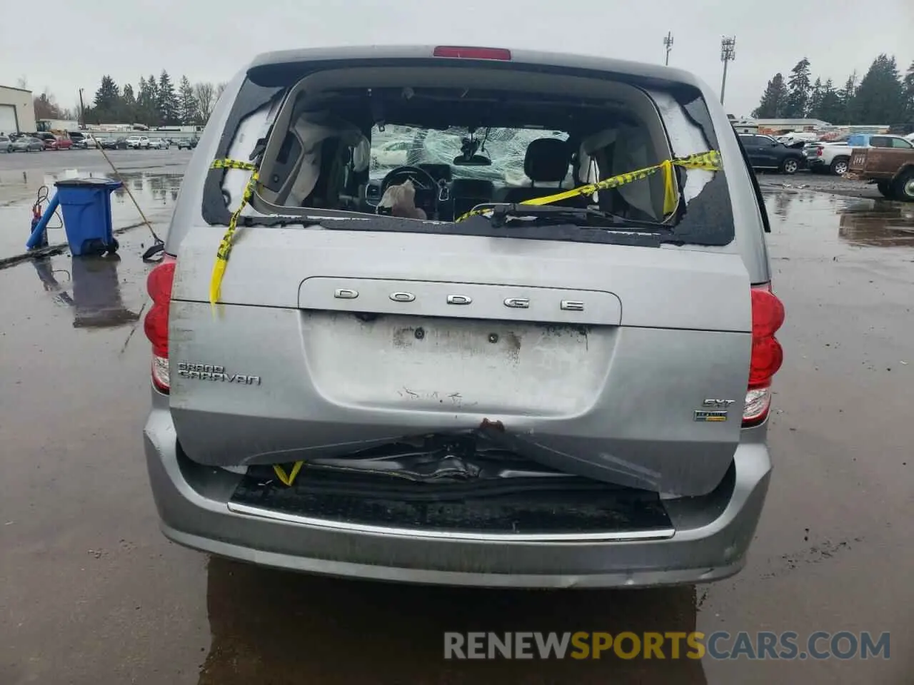 6 Photograph of a damaged car 2C4RDGCG4KR620338 DODGE CARAVAN 2019