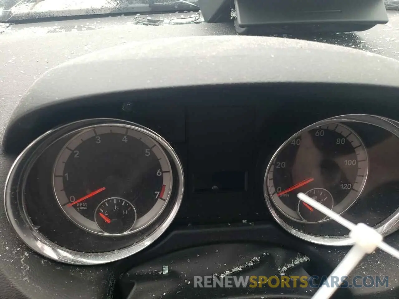 9 Photograph of a damaged car 2C4RDGCG4KR620338 DODGE CARAVAN 2019