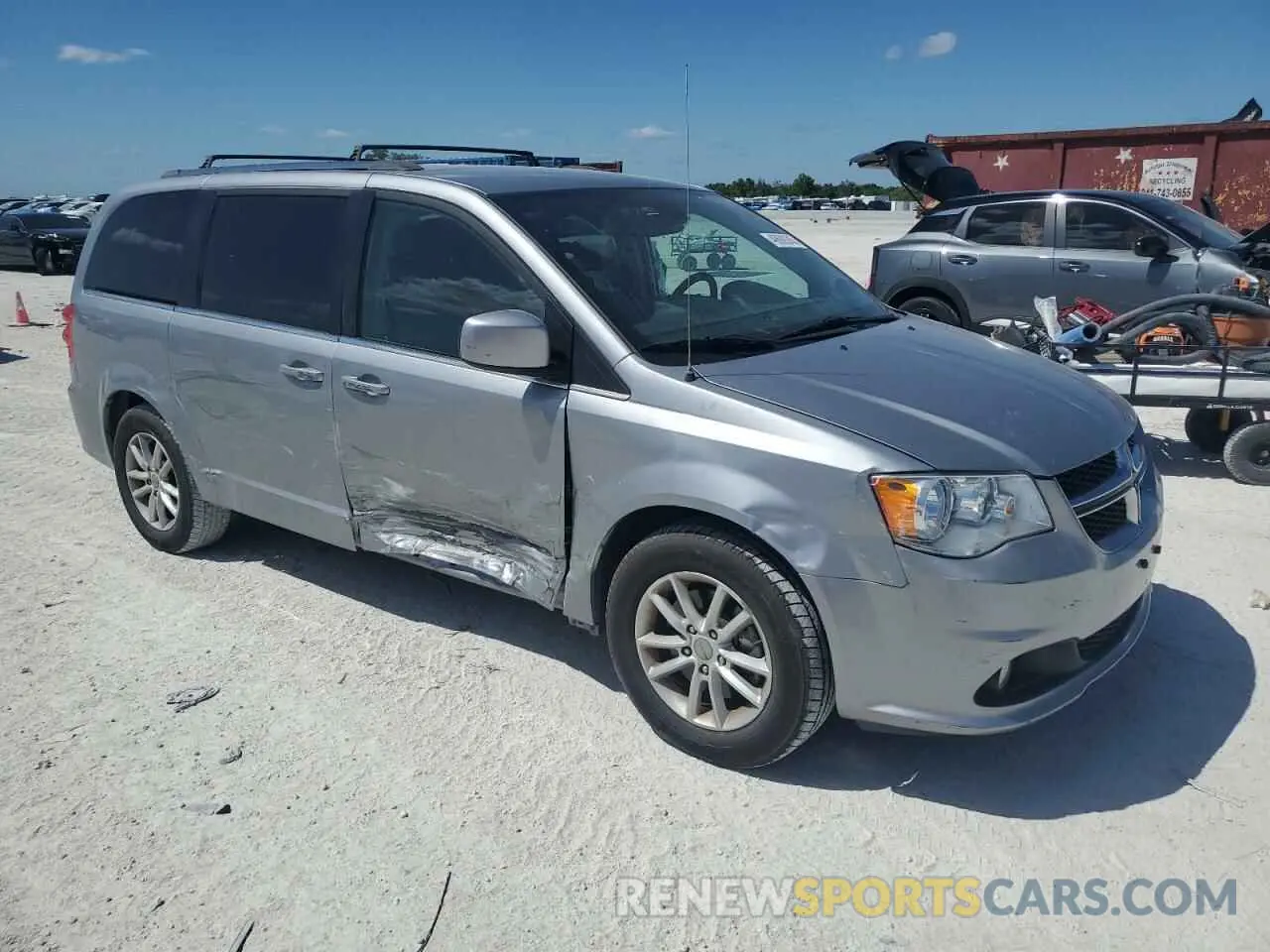 4 Photograph of a damaged car 2C4RDGCG4KR713182 DODGE CARAVAN 2019
