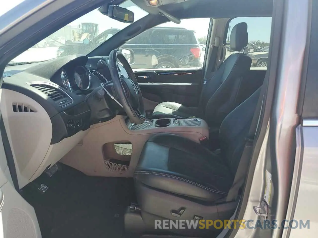 7 Photograph of a damaged car 2C4RDGCG4KR713182 DODGE CARAVAN 2019