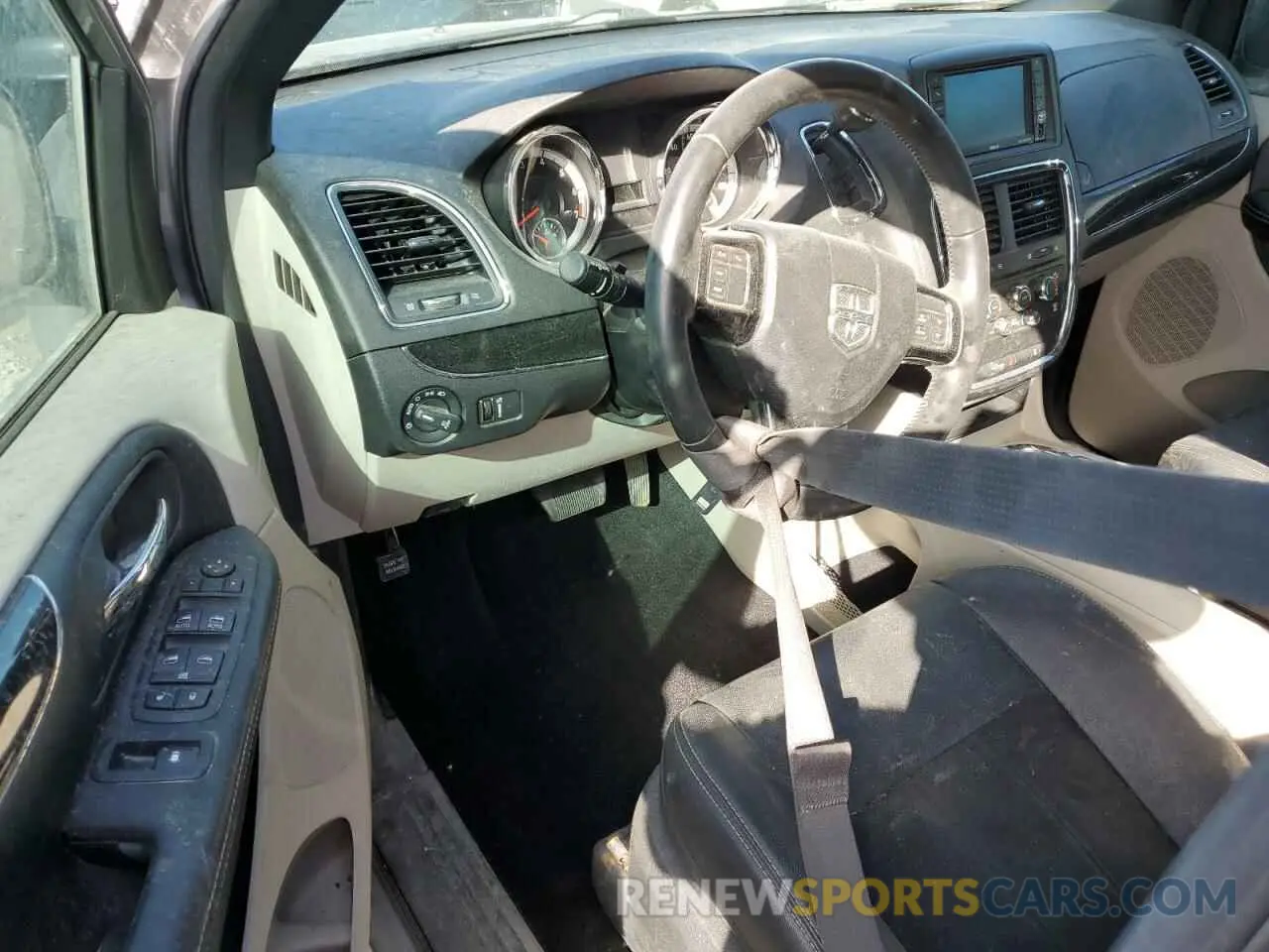 8 Photograph of a damaged car 2C4RDGCG4KR770515 DODGE CARAVAN 2019