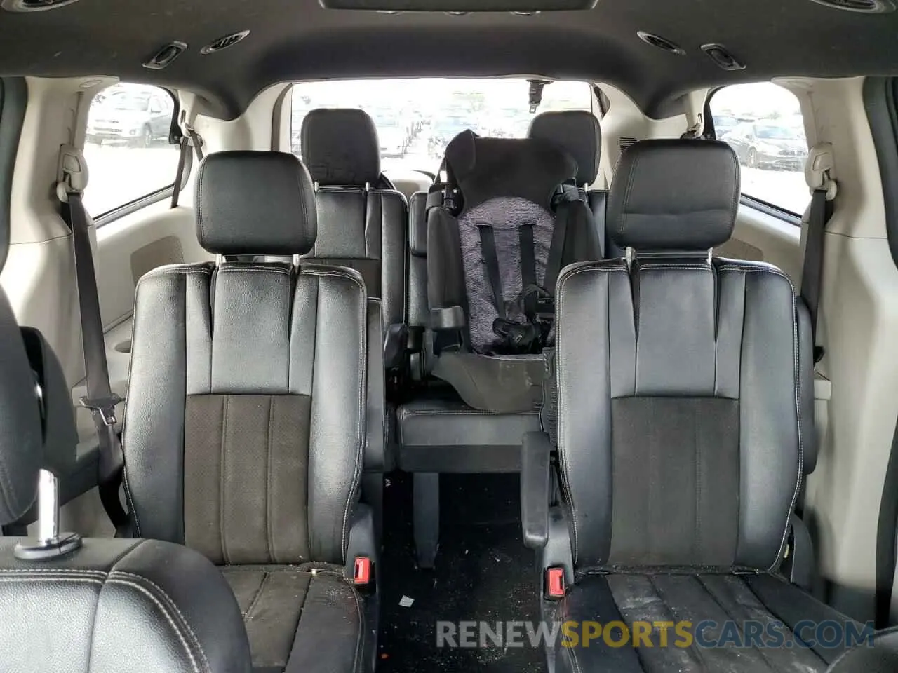 10 Photograph of a damaged car 2C4RDGCG4KR774483 DODGE CARAVAN 2019