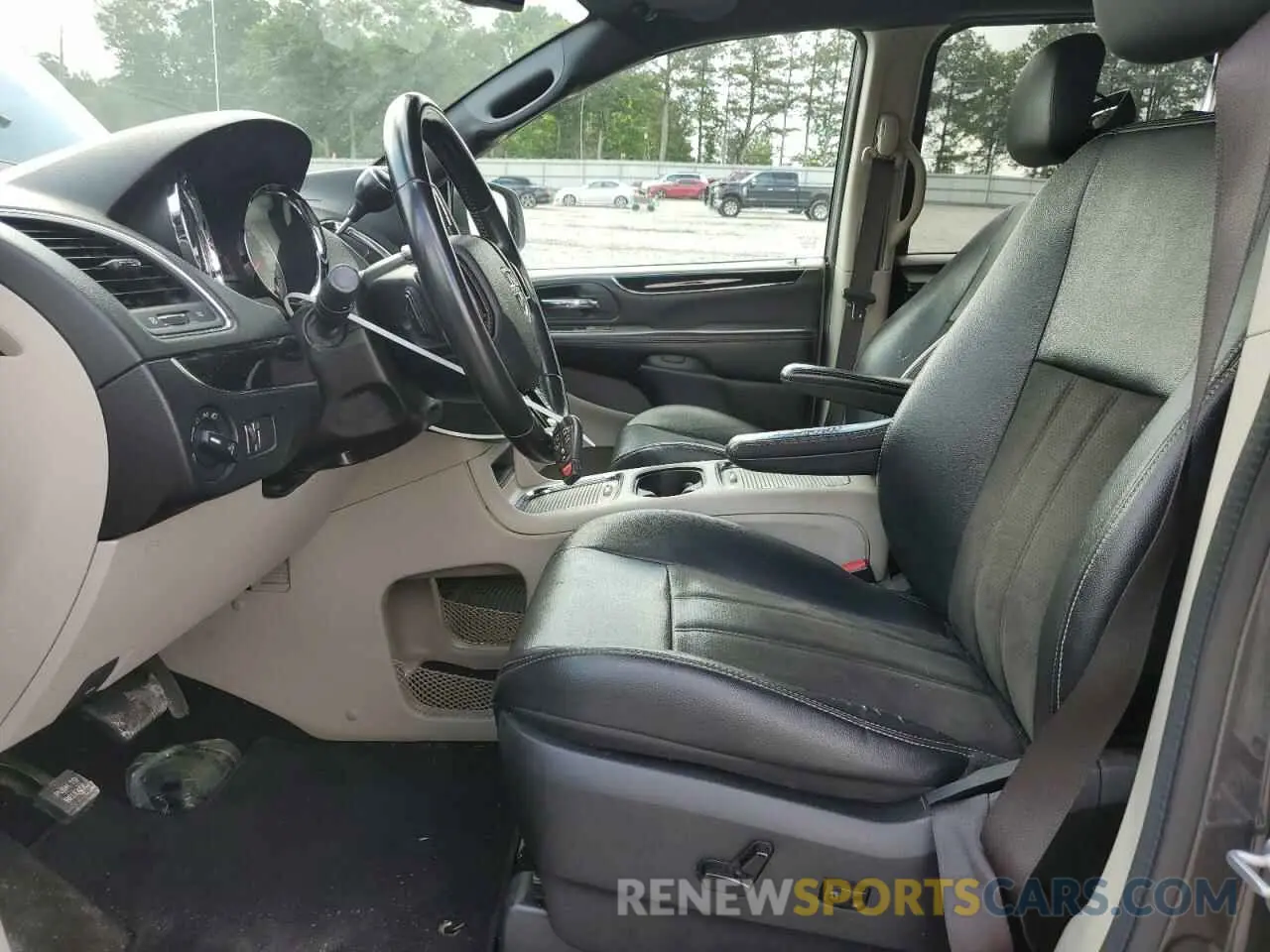 7 Photograph of a damaged car 2C4RDGCG4KR774483 DODGE CARAVAN 2019