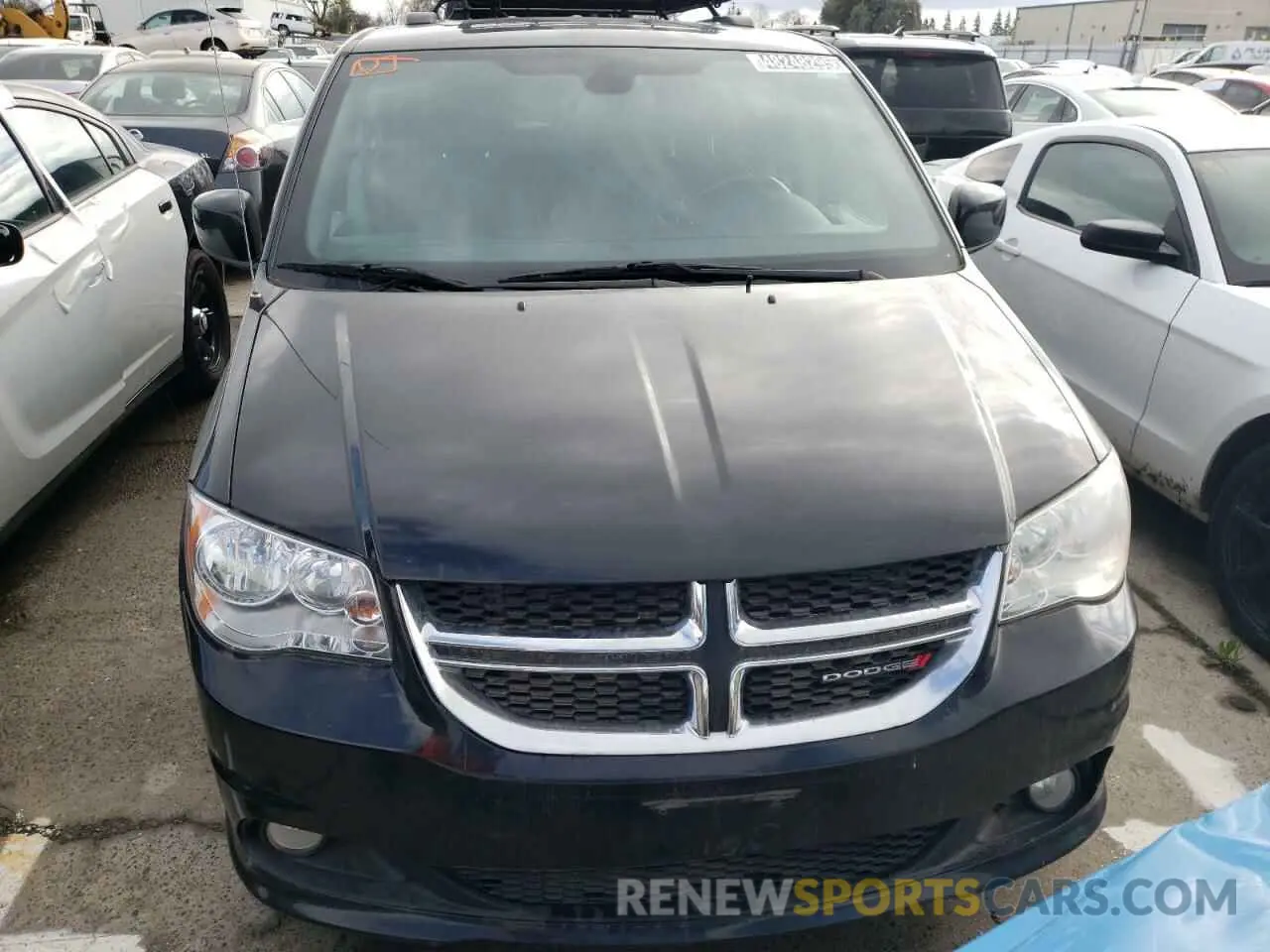 5 Photograph of a damaged car 2C4RDGCG5KR511273 DODGE CARAVAN 2019
