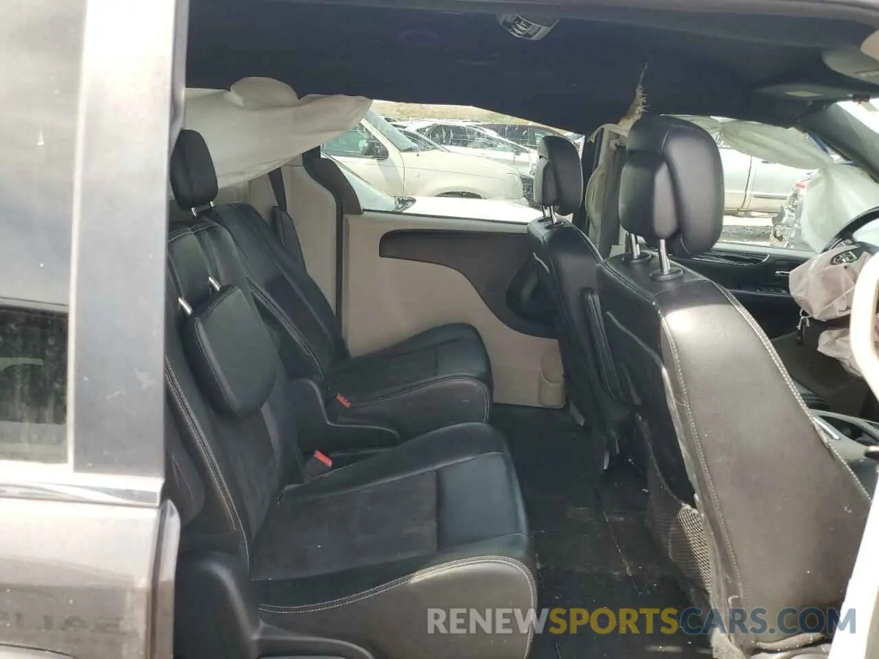 11 Photograph of a damaged car 2C4RDGCG5KR614693 DODGE CARAVAN 2019