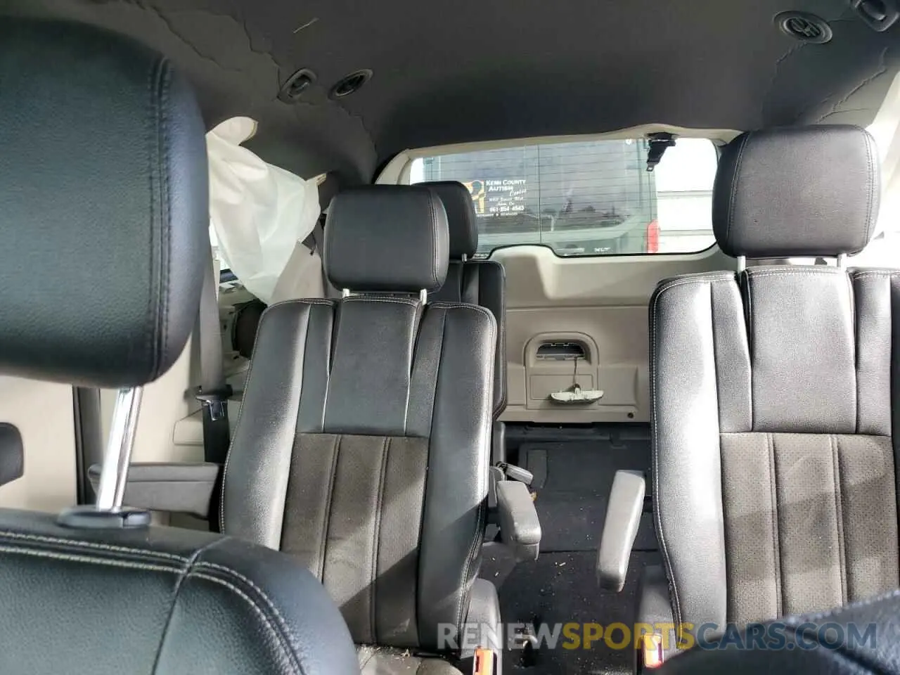 10 Photograph of a damaged car 2C4RDGCG5KR656426 DODGE CARAVAN 2019