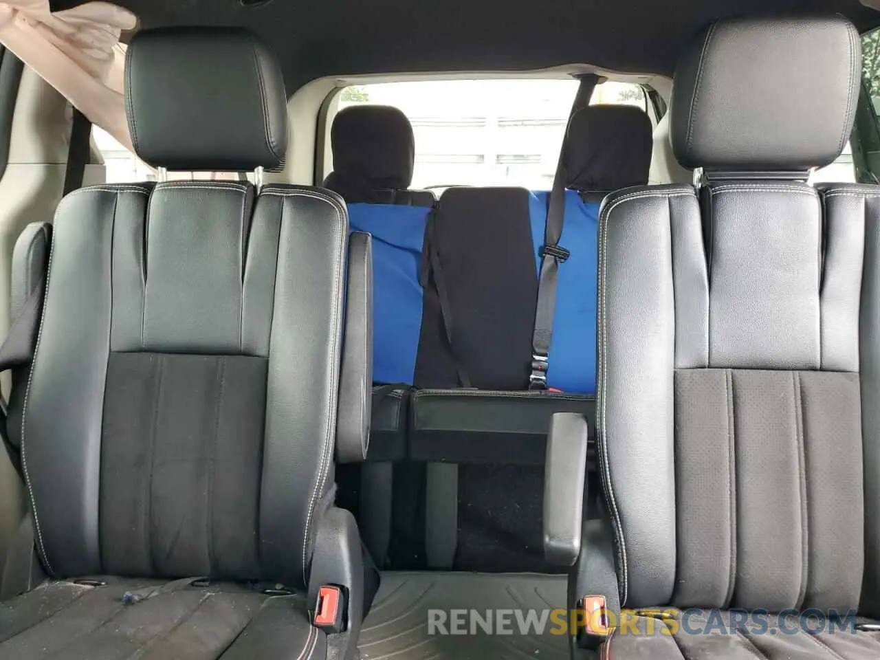 10 Photograph of a damaged car 2C4RDGCG5KR747616 DODGE CARAVAN 2019