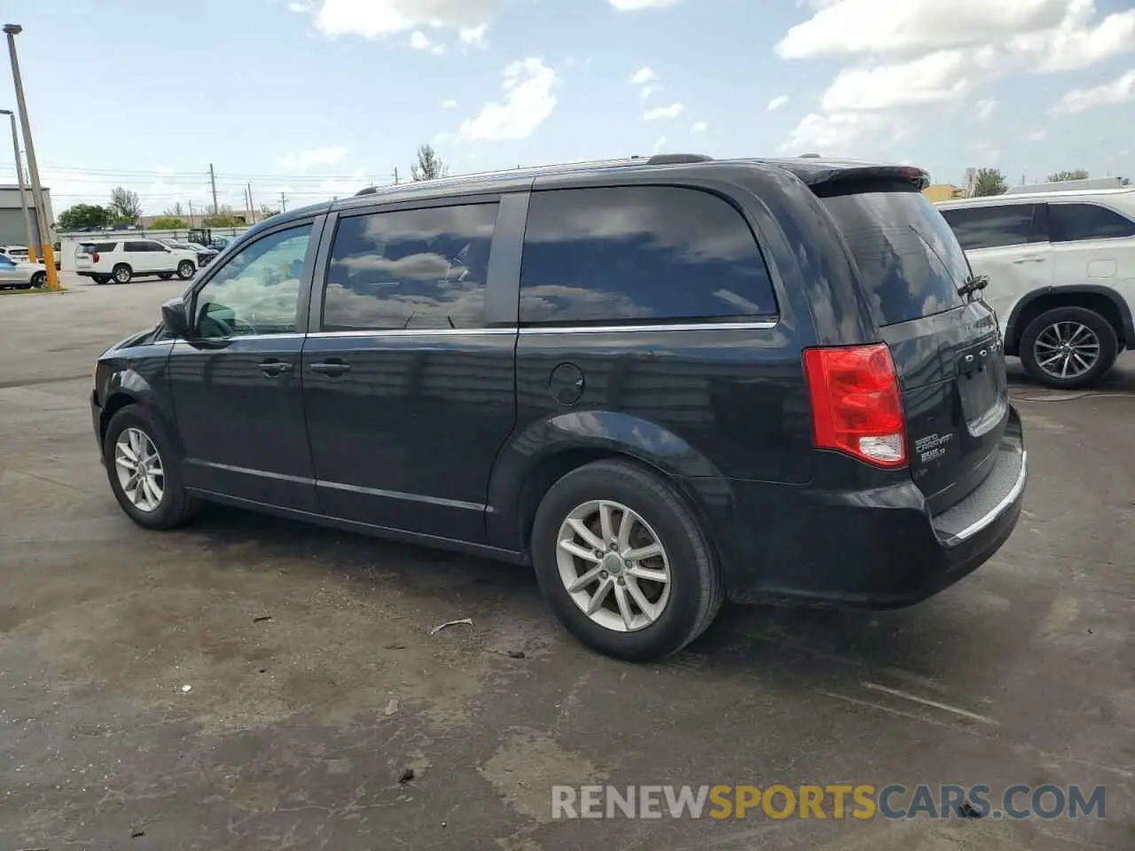 2 Photograph of a damaged car 2C4RDGCG5KR747616 DODGE CARAVAN 2019