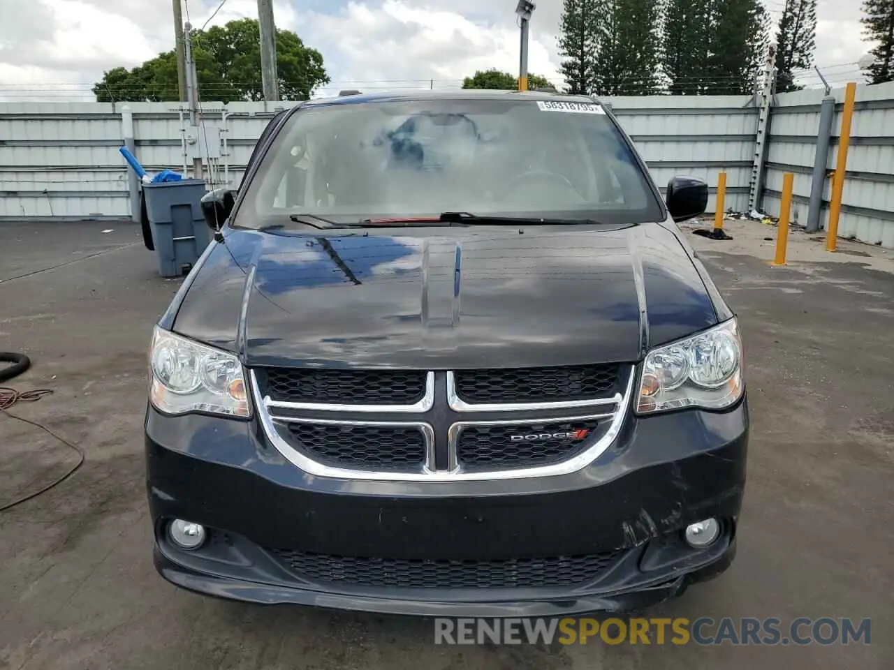 5 Photograph of a damaged car 2C4RDGCG5KR747616 DODGE CARAVAN 2019