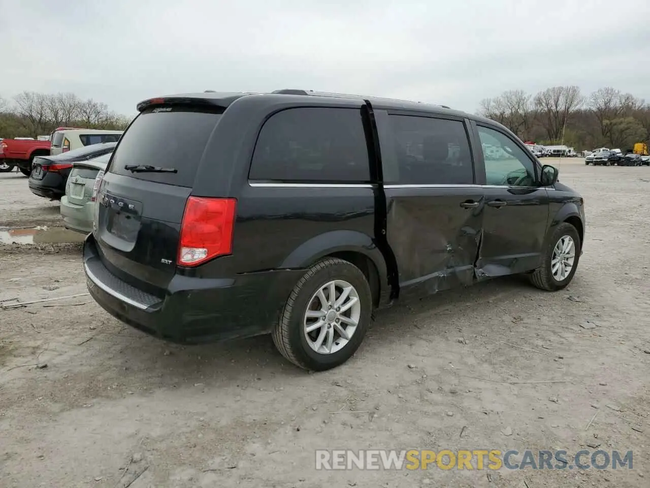 3 Photograph of a damaged car 2C4RDGCG5KR748183 DODGE CARAVAN 2019