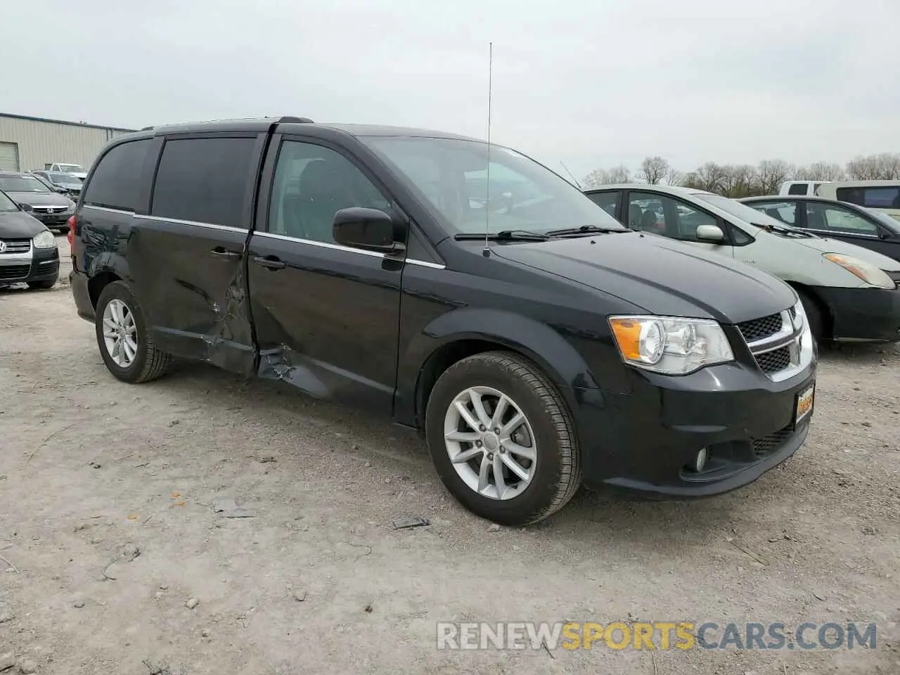 4 Photograph of a damaged car 2C4RDGCG5KR748183 DODGE CARAVAN 2019