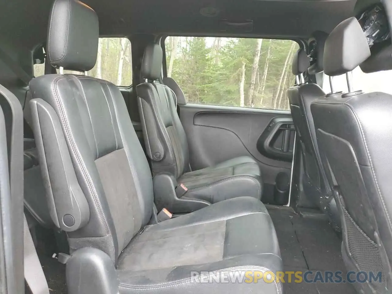 11 Photograph of a damaged car 2C4RDGCG5KR767719 DODGE CARAVAN 2019
