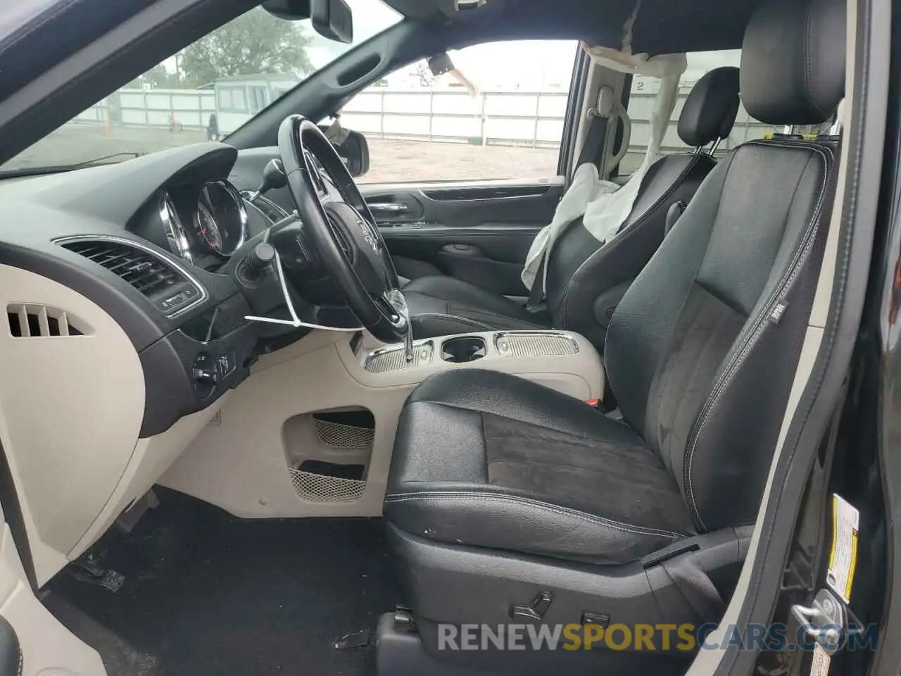 7 Photograph of a damaged car 2C4RDGCG5KR802467 DODGE CARAVAN 2019