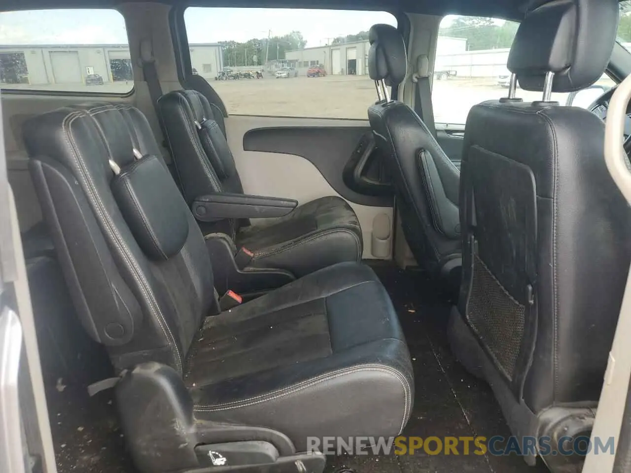 11 Photograph of a damaged car 2C4RDGCG6KR518314 DODGE CARAVAN 2019
