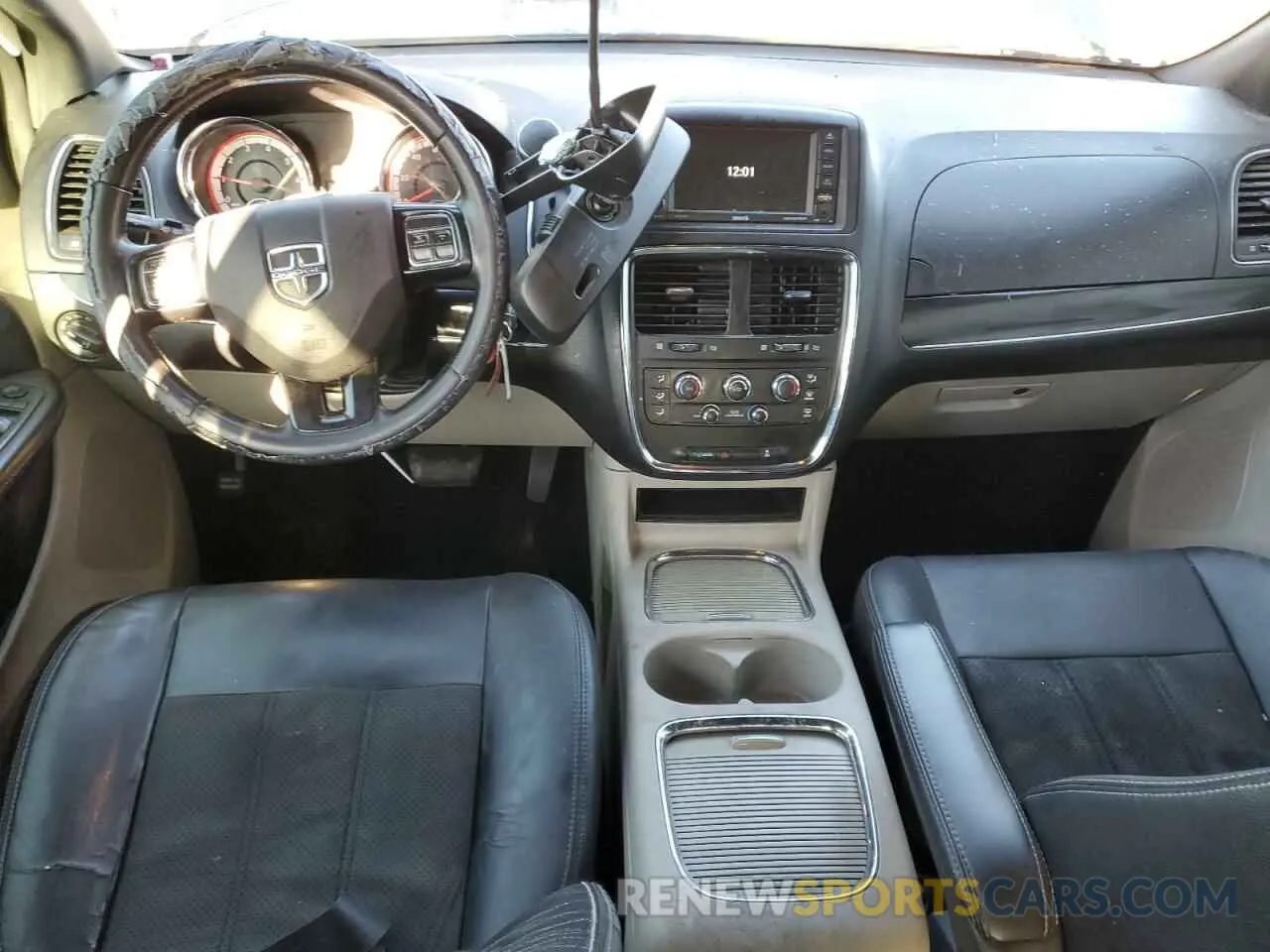 8 Photograph of a damaged car 2C4RDGCG6KR595927 DODGE CARAVAN 2019