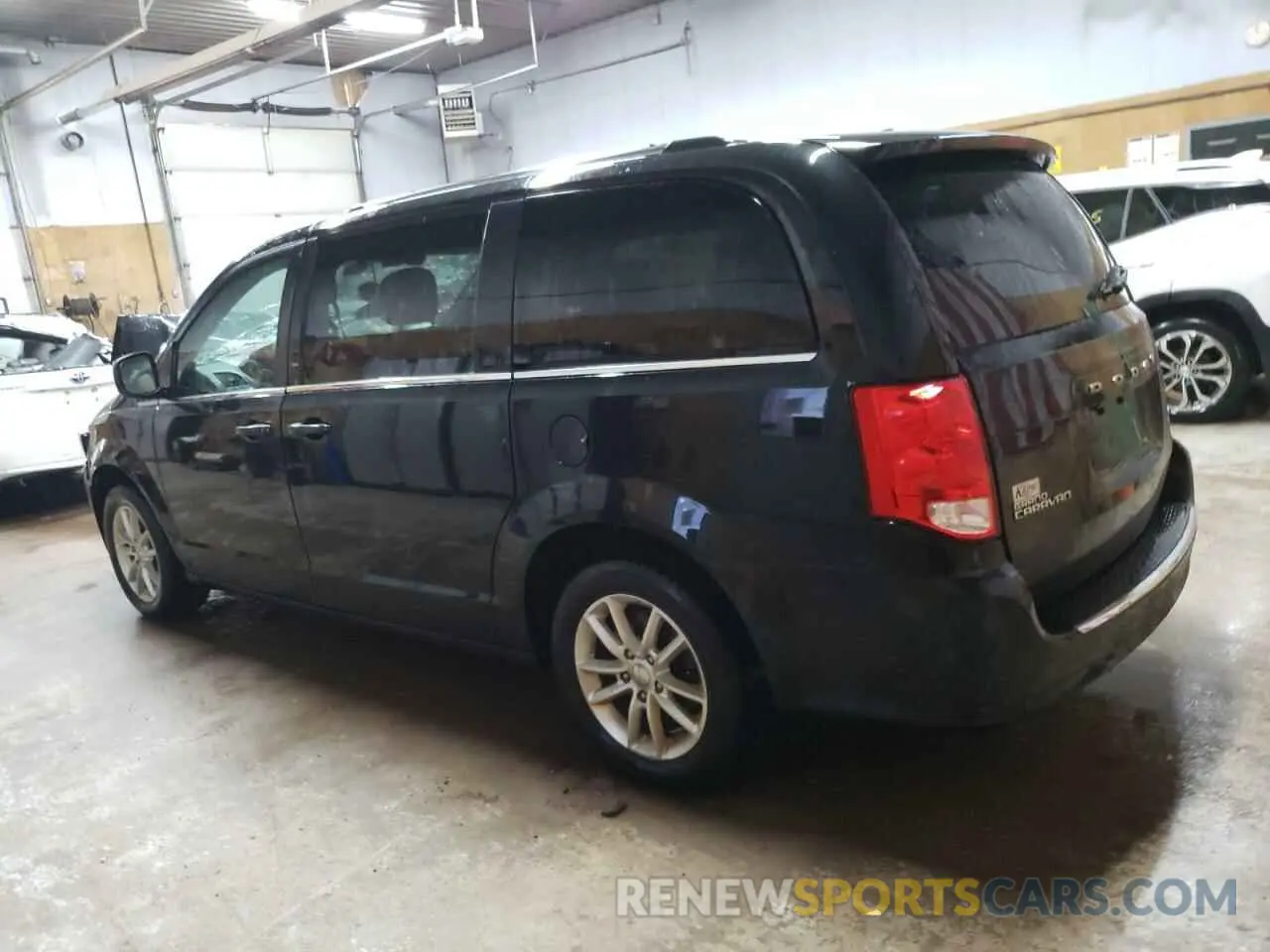 2 Photograph of a damaged car 2C4RDGCG6KR724801 DODGE CARAVAN 2019
