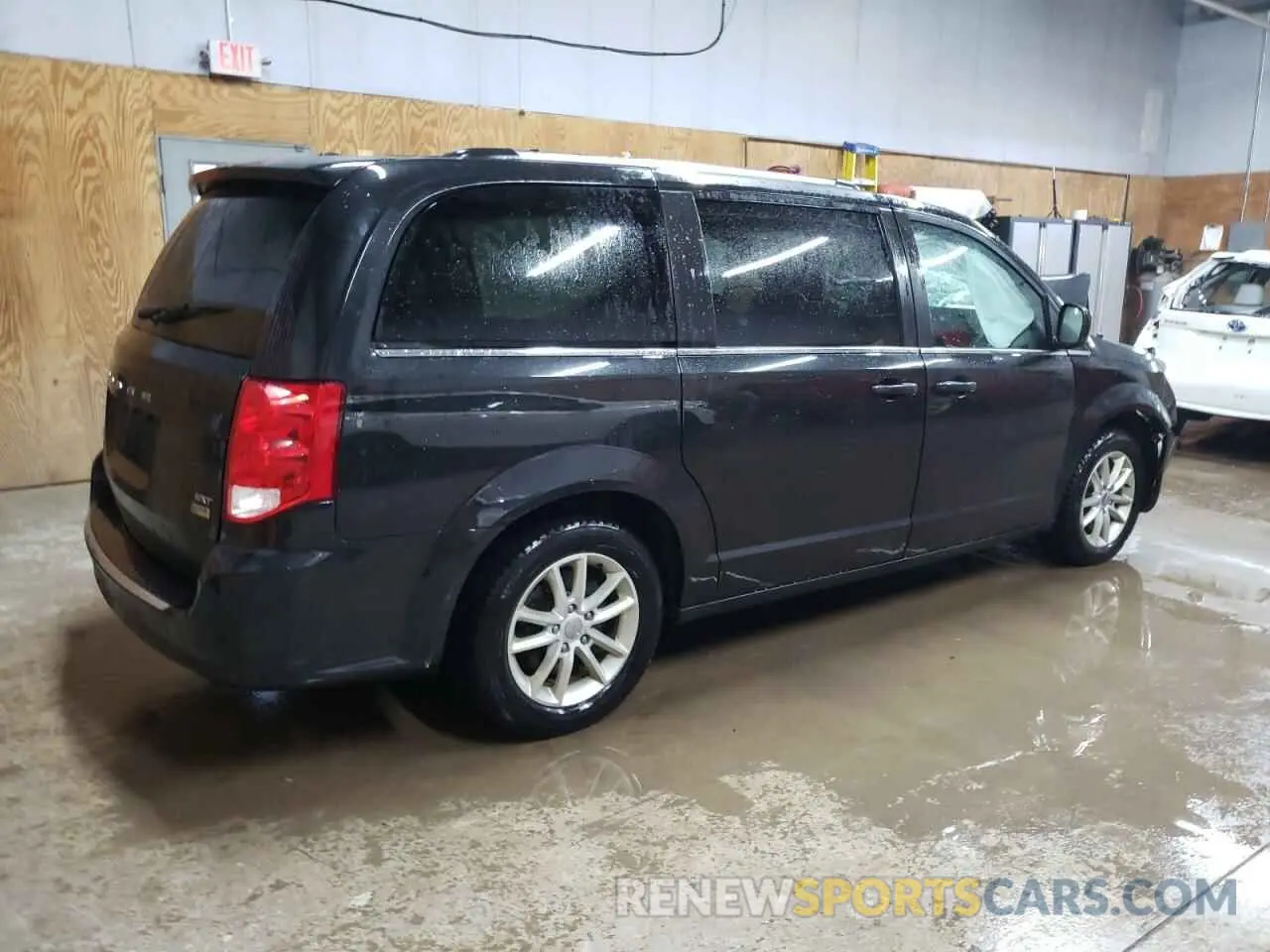 3 Photograph of a damaged car 2C4RDGCG6KR724801 DODGE CARAVAN 2019