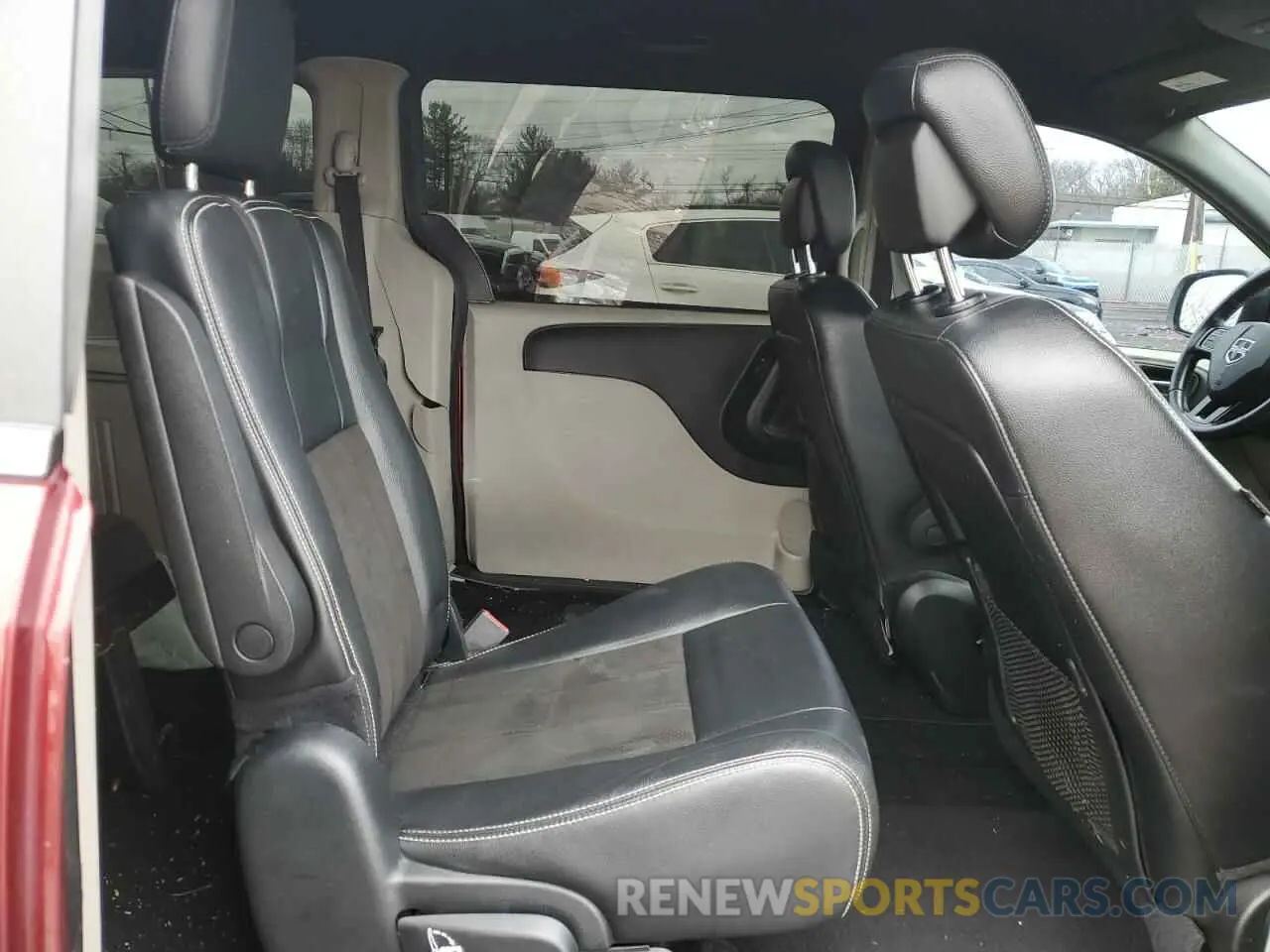 11 Photograph of a damaged car 2C4RDGCG6KR771648 DODGE CARAVAN 2019