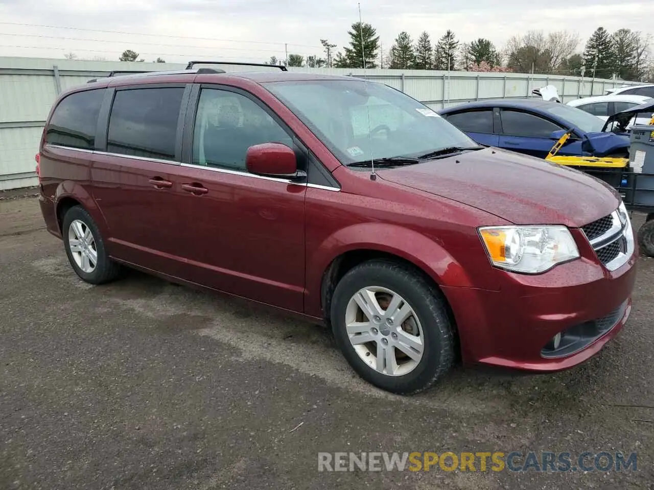 4 Photograph of a damaged car 2C4RDGCG6KR774386 DODGE CARAVAN 2019