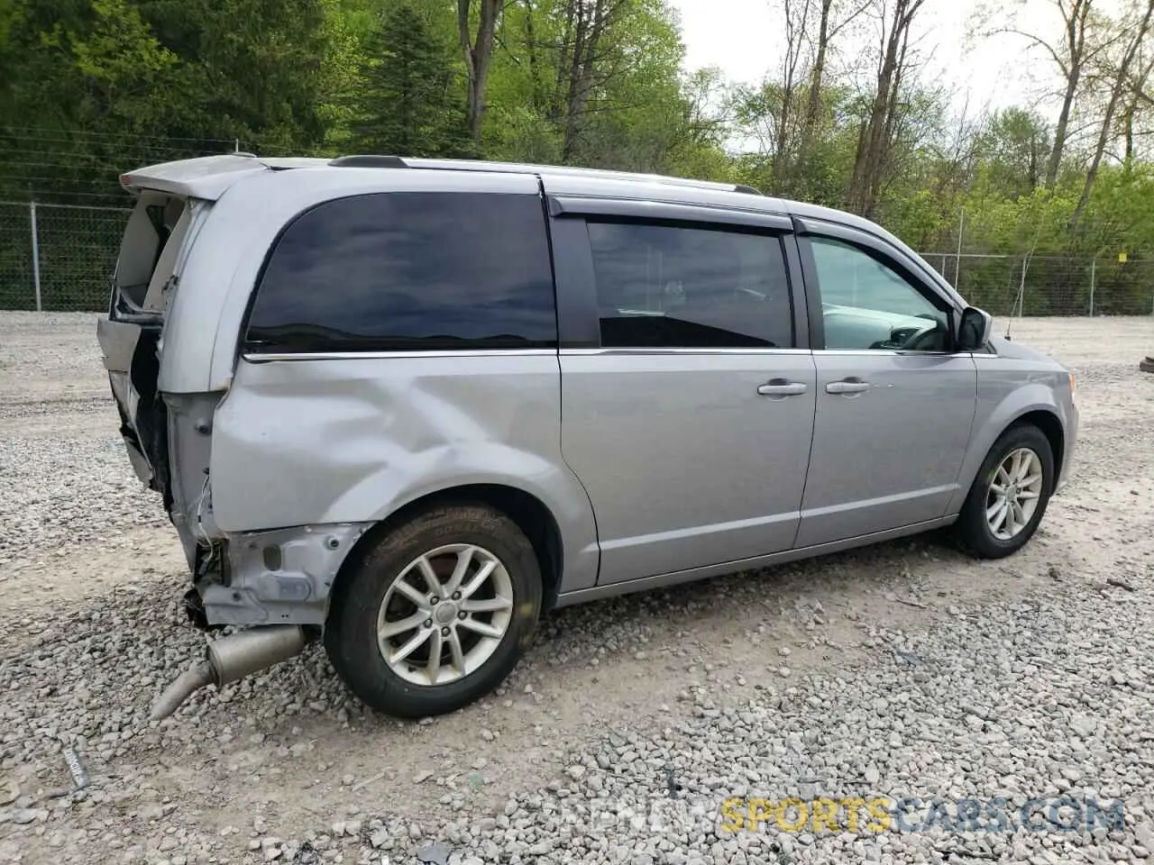 3 Photograph of a damaged car 2C4RDGCG6KR800596 DODGE CARAVAN 2019