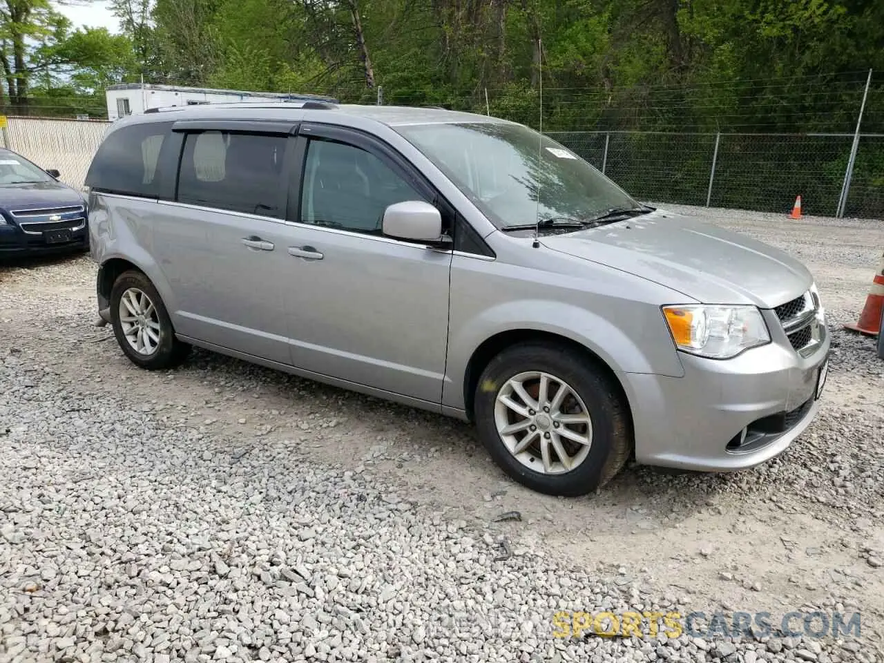 4 Photograph of a damaged car 2C4RDGCG6KR800596 DODGE CARAVAN 2019