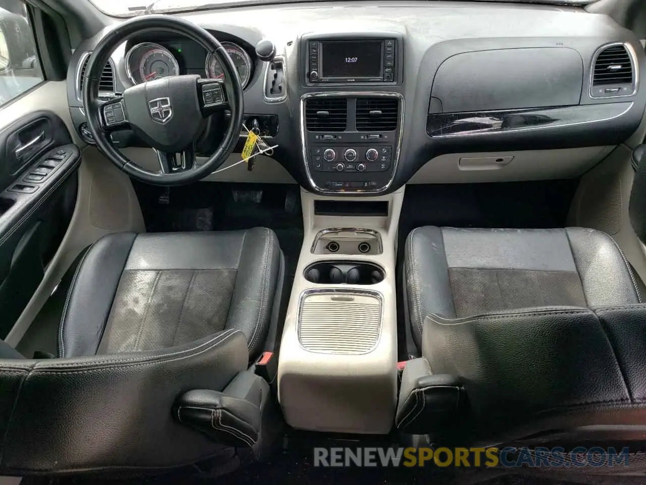 8 Photograph of a damaged car 2C4RDGCG6KR800596 DODGE CARAVAN 2019