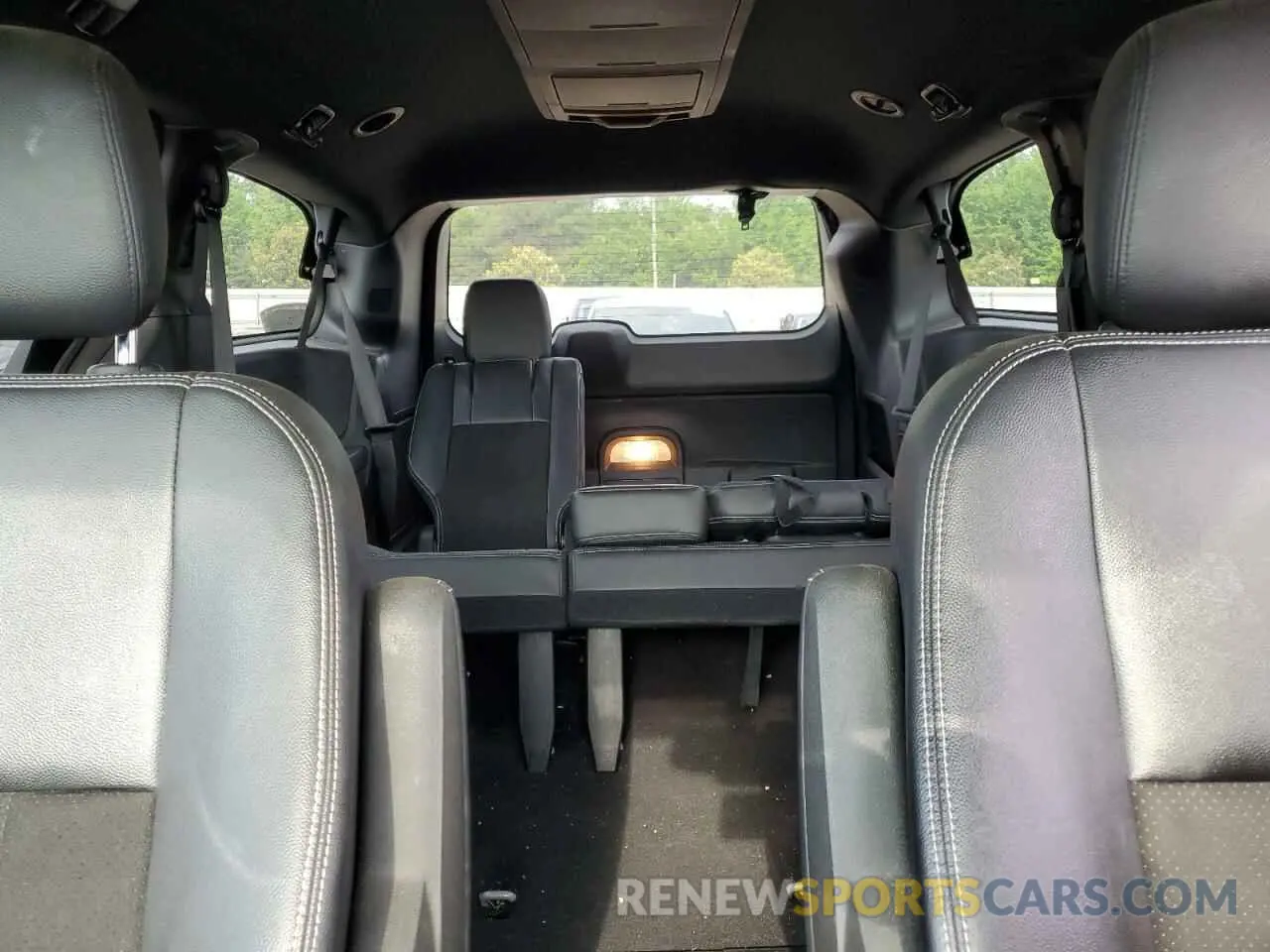 10 Photograph of a damaged car 2C4RDGCG7KR530987 DODGE CARAVAN 2019