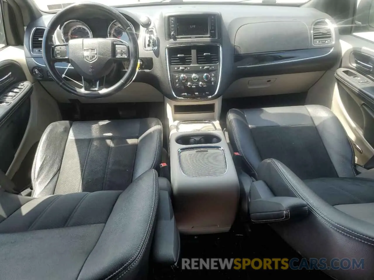 8 Photograph of a damaged car 2C4RDGCG7KR622259 DODGE CARAVAN 2019