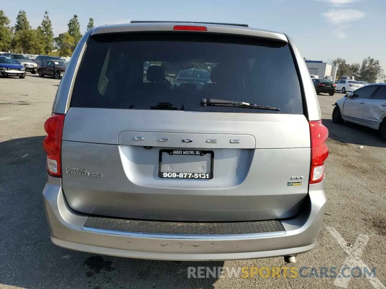 6 Photograph of a damaged car 2C4RDGCG7KR642995 DODGE CARAVAN 2019