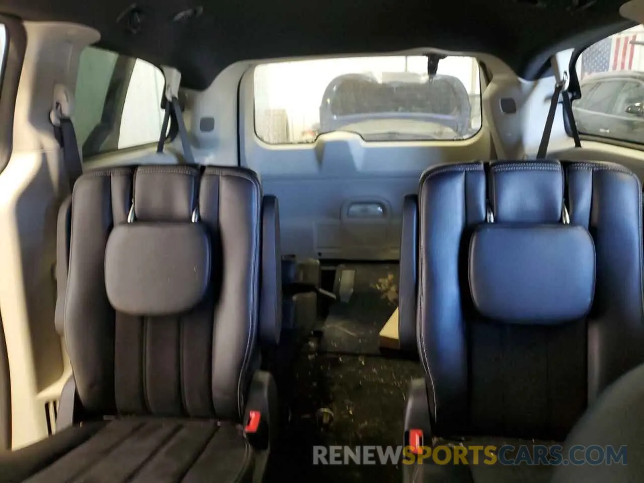 10 Photograph of a damaged car 2C4RDGCG7KR692392 DODGE CARAVAN 2019