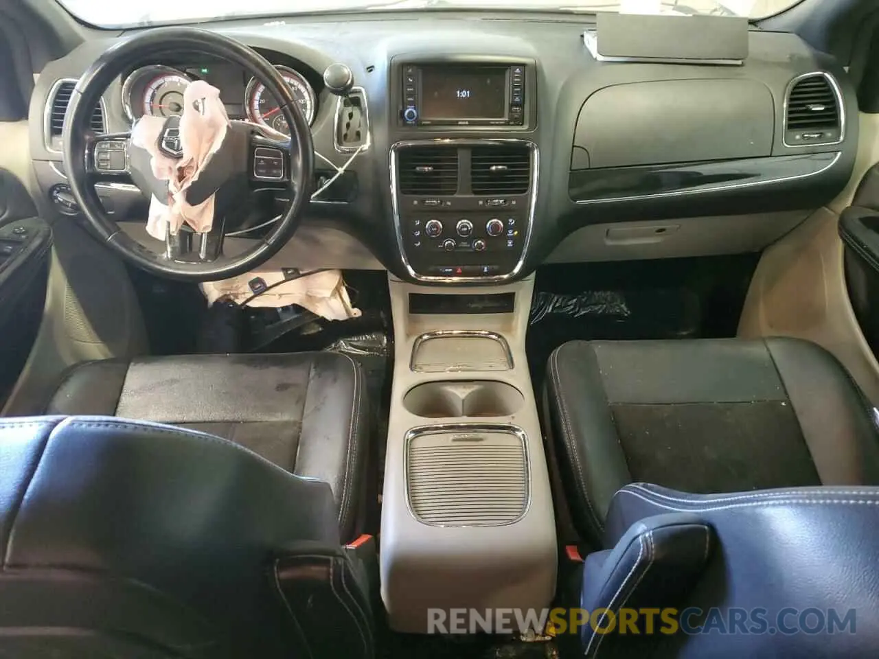 8 Photograph of a damaged car 2C4RDGCG7KR692392 DODGE CARAVAN 2019