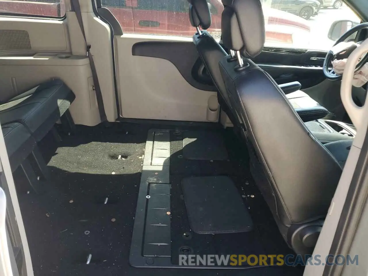 12 Photograph of a damaged car 2C4RDGCG7KR701351 DODGE CARAVAN 2019