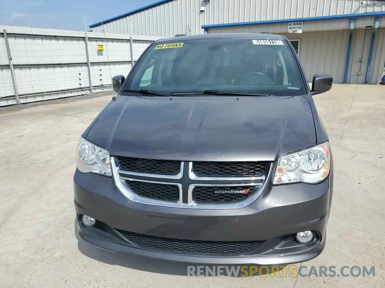 5 Photograph of a damaged car 2C4RDGCG7KR753109 DODGE CARAVAN 2019