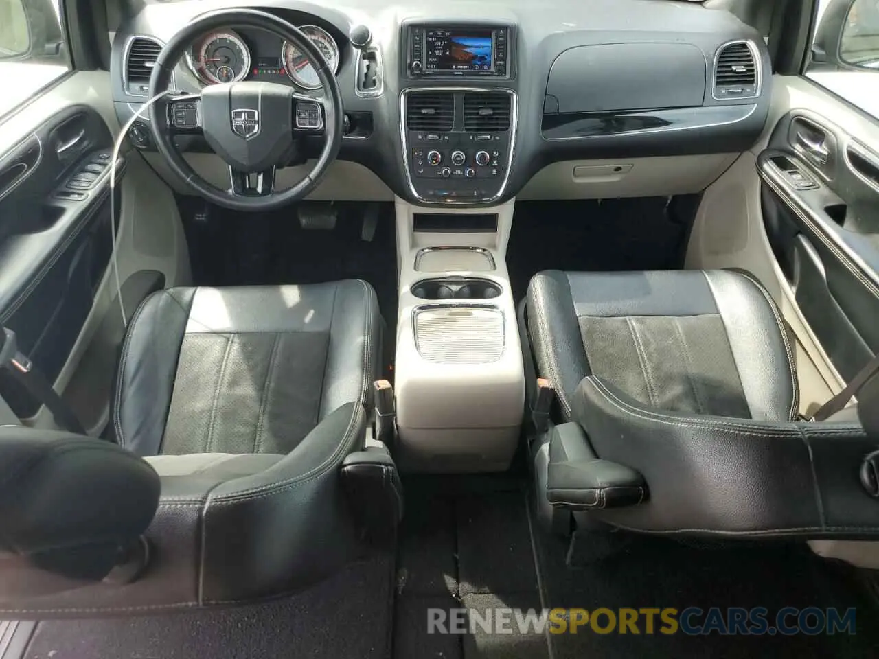 8 Photograph of a damaged car 2C4RDGCG7KR753109 DODGE CARAVAN 2019