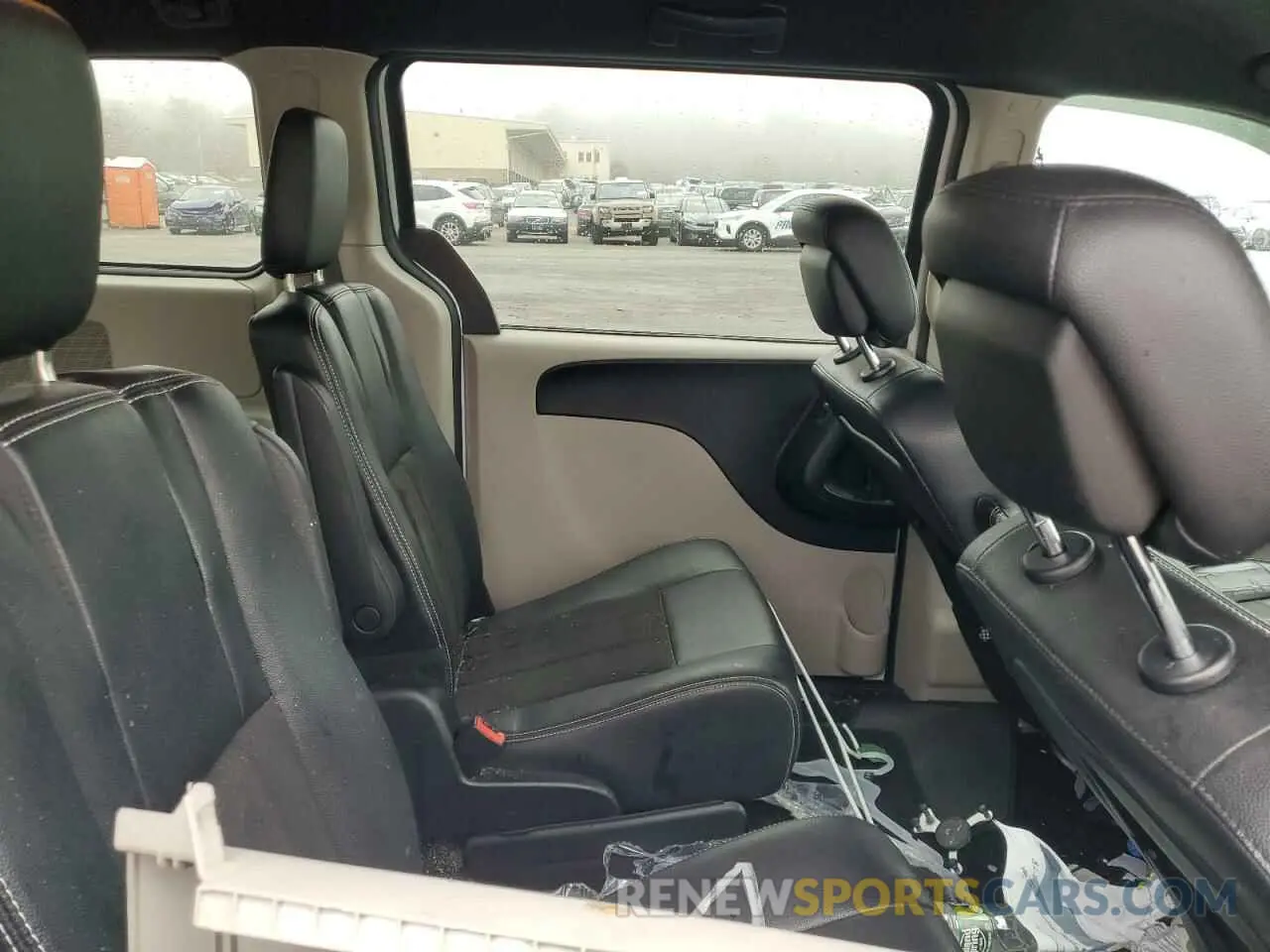 11 Photograph of a damaged car 2C4RDGCG7KR755118 DODGE CARAVAN 2019